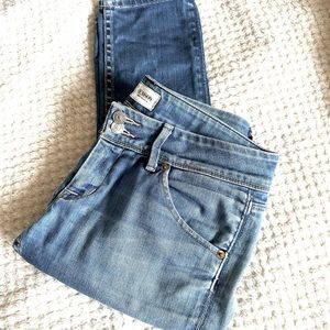 Hudson straight leg jeans in good condition.